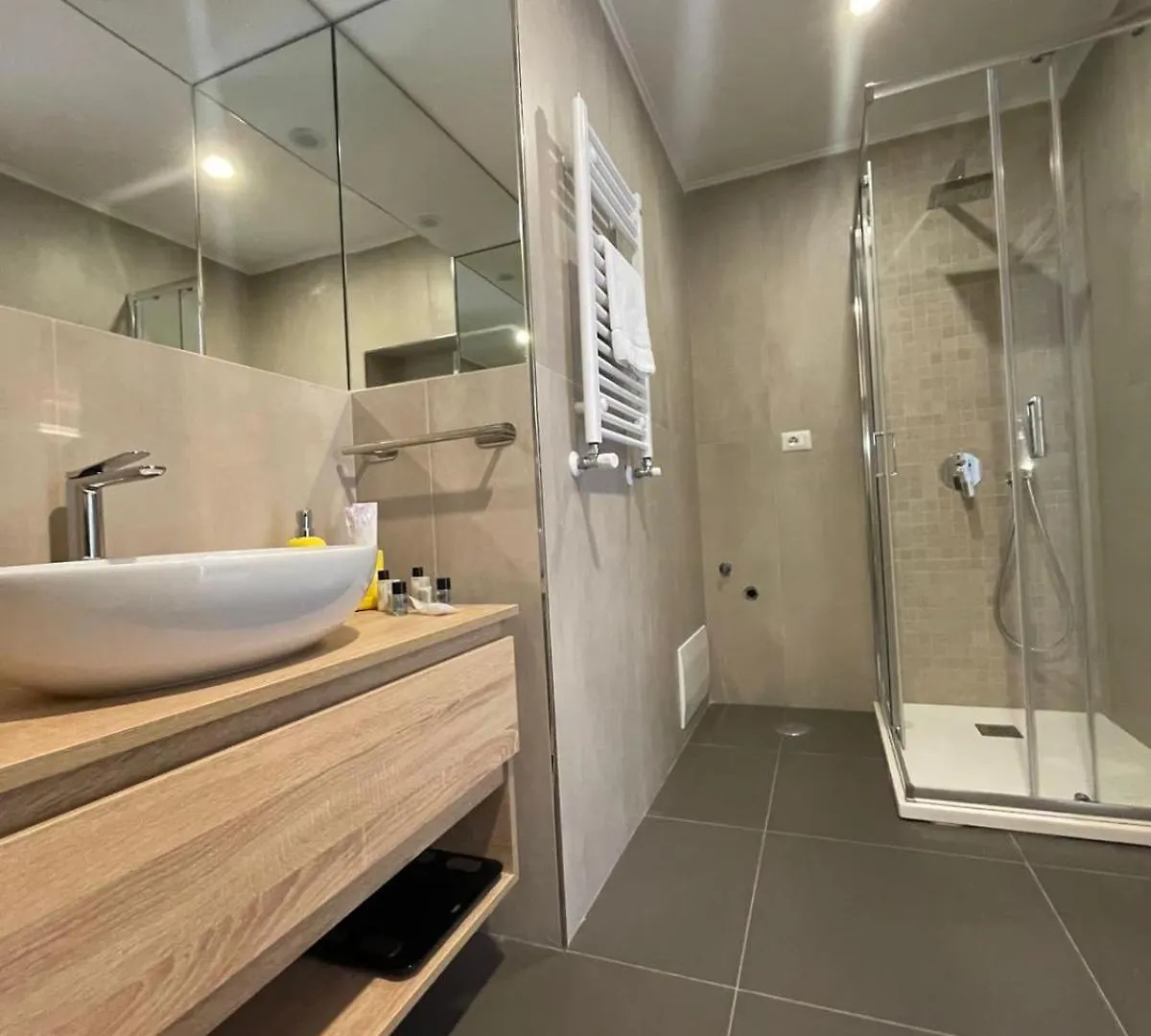 Nabi Suite Riviera Naples
