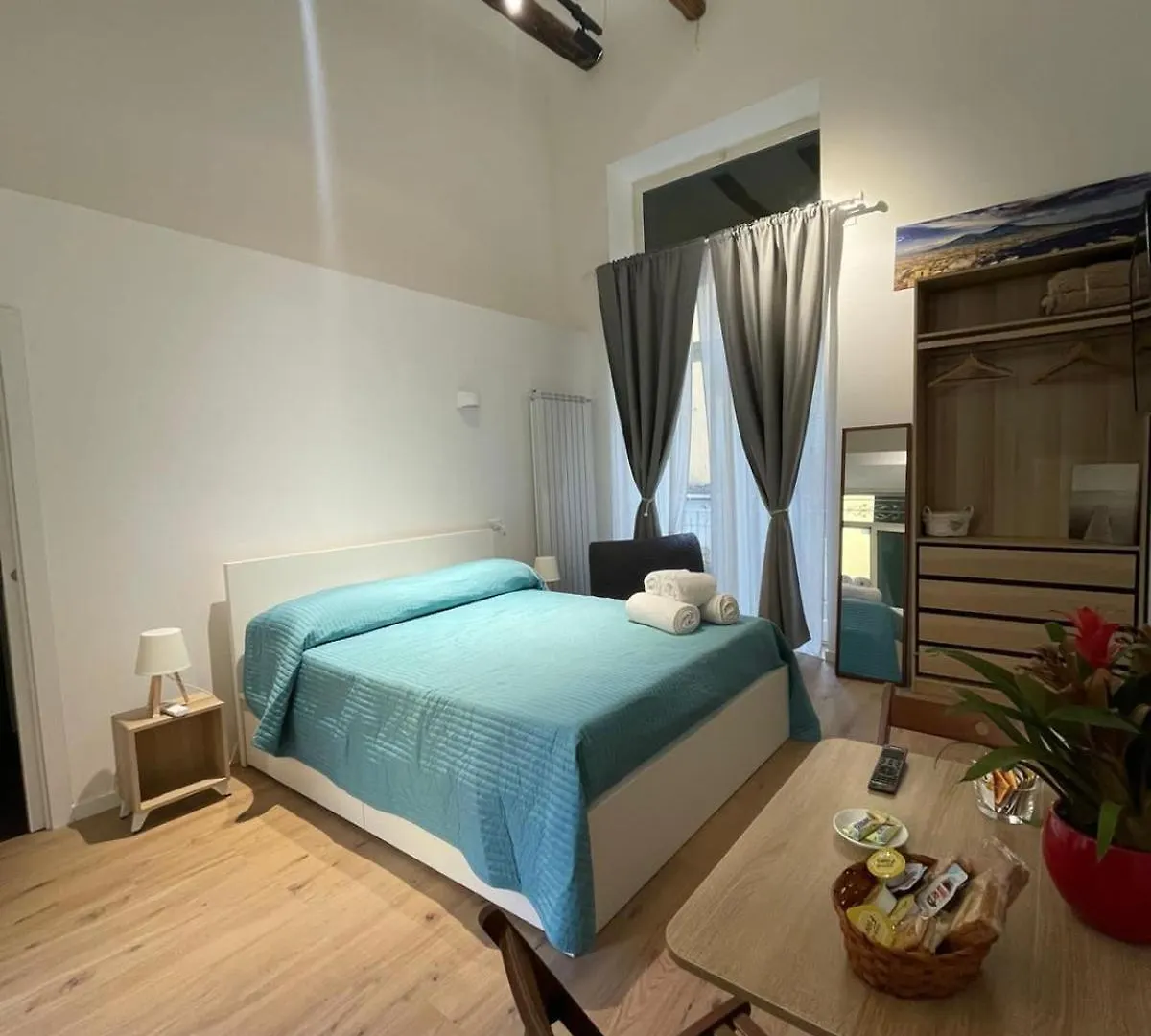 Nabi Suite Riviera Naples